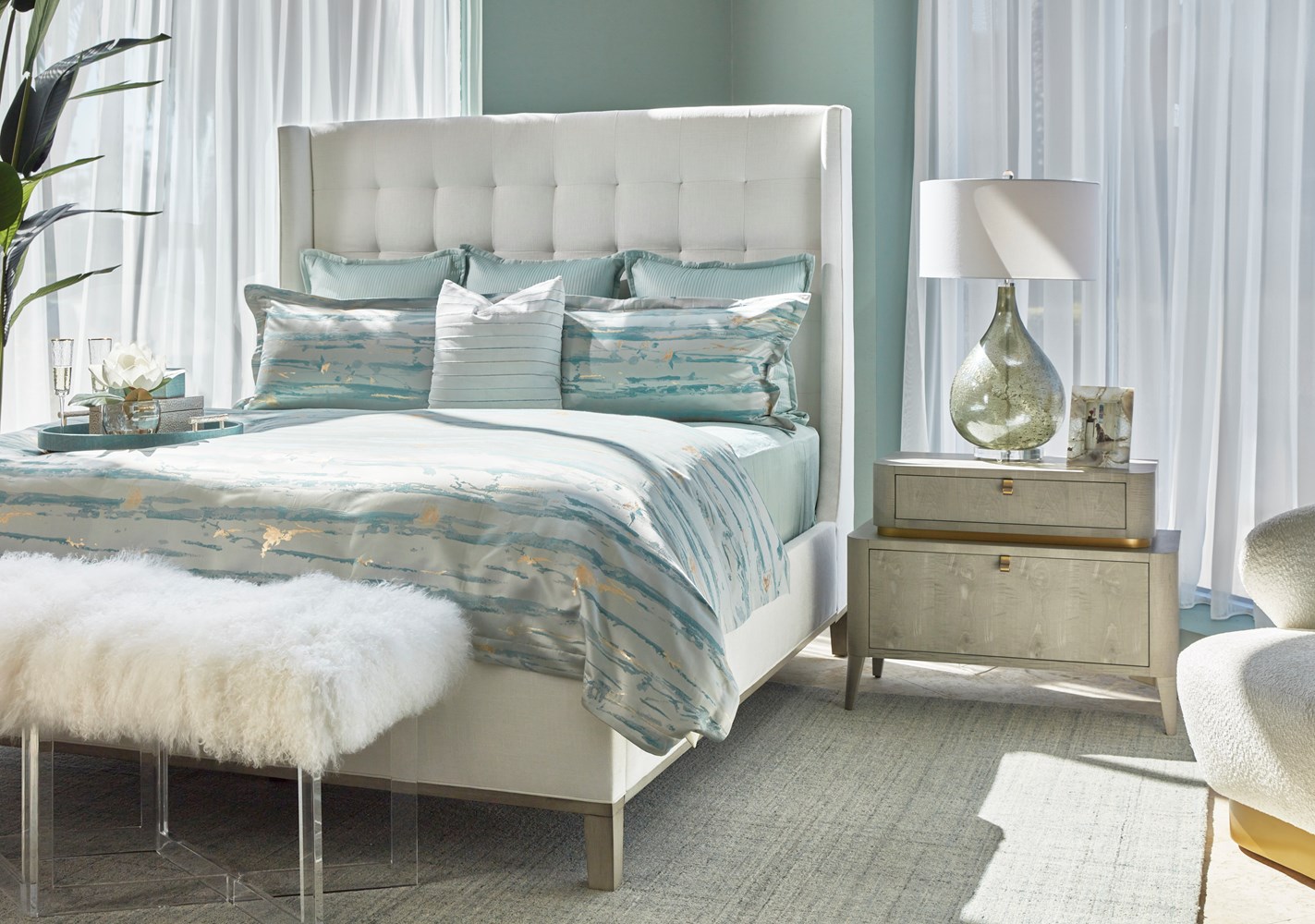 Cassie King Upholstered Bed