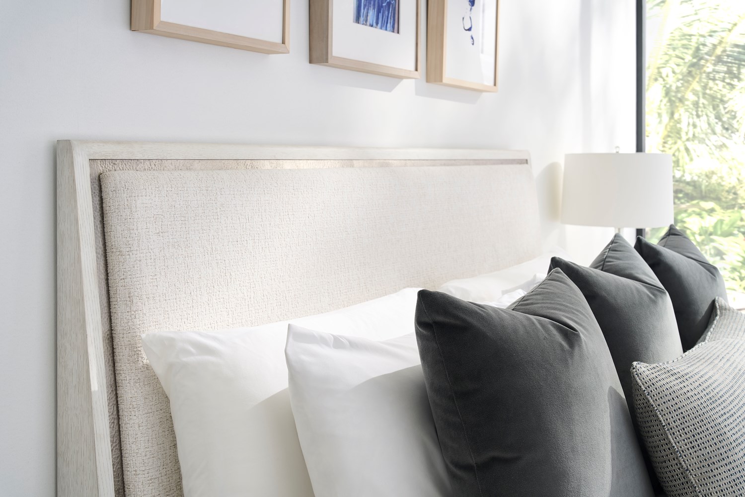 Carino King Upholstered Bed - Frost
