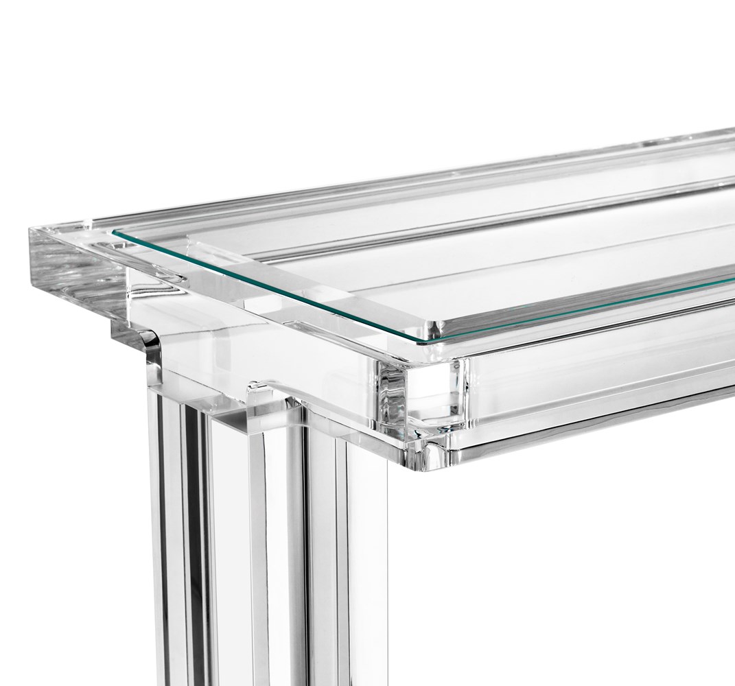 Elle Hugging Table