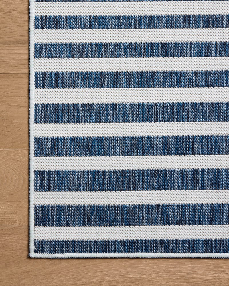 Easton Outdoor Rug Denim/Ivory 5.3X7.6