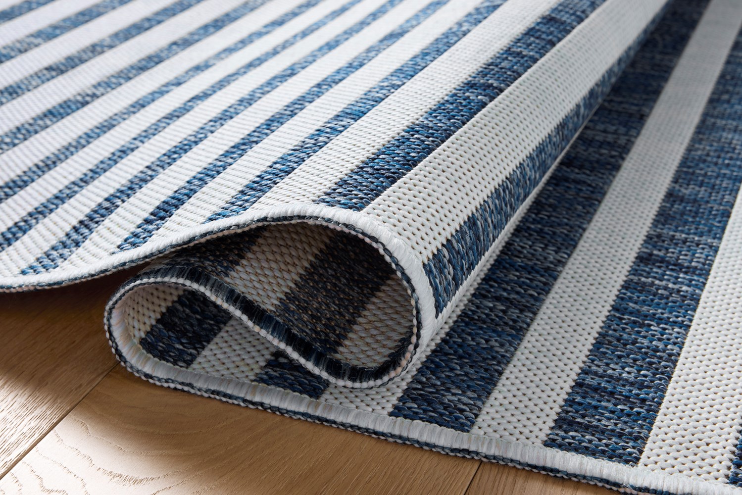 Easton Outdoor Rug Denim/Ivory 5.3X7.6