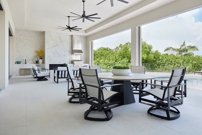 alt model interior photo