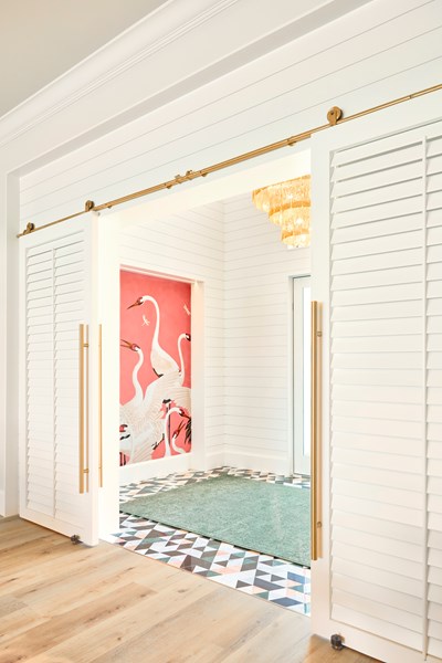 alt model interior photo