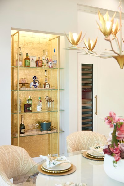 alt model interior photo