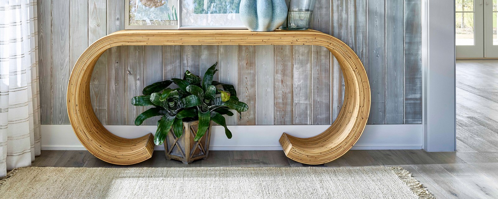 CONSOLE TABLES