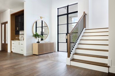 alt model interior photo