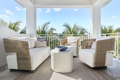 alt model interior photo