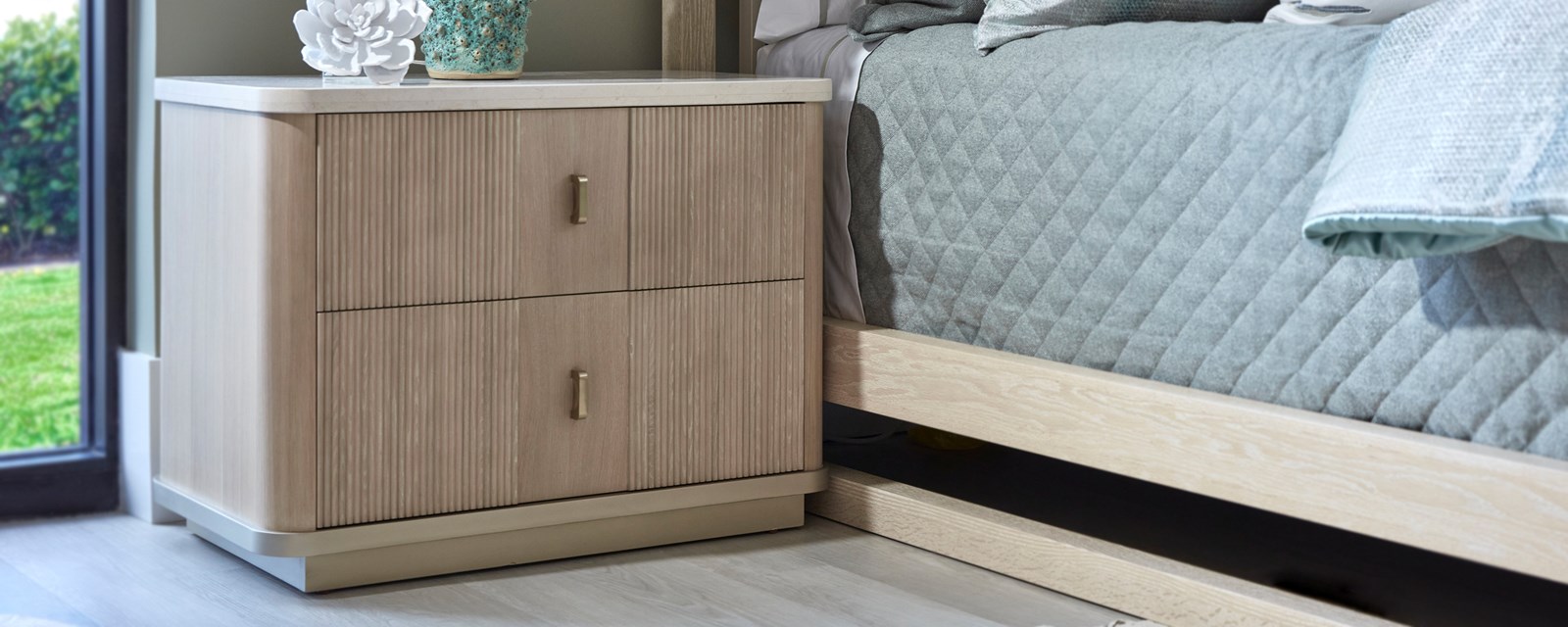 NIGHTSTANDS