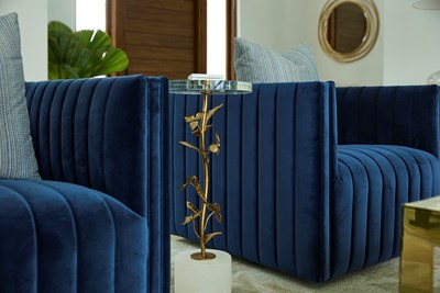 alt model interior photo