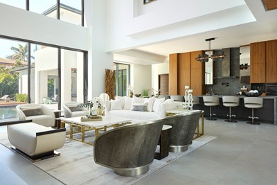 alt model interior photo