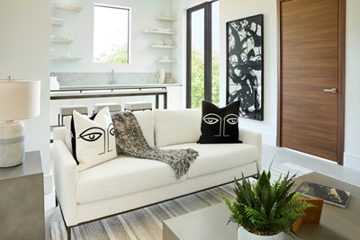 alt model interior photo