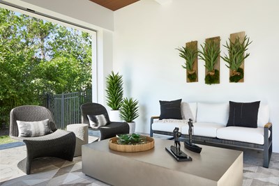 alt model interior photo